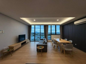 Free Parking, 2-10 Pax, 3 Rooms 2 Bathrooms, Vivacity Jazz 2 Kuching